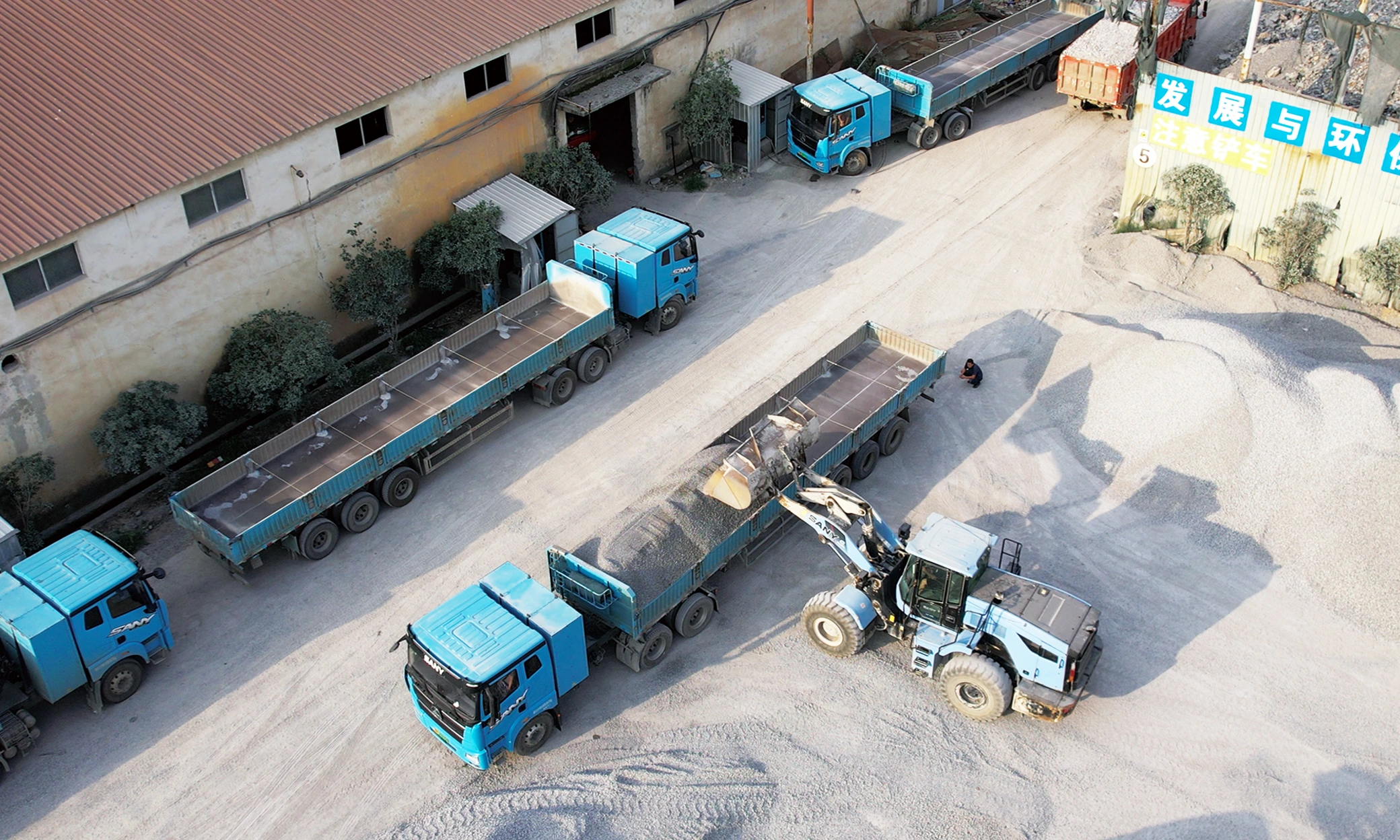 電(dian)動(dòng)牵引車(che)